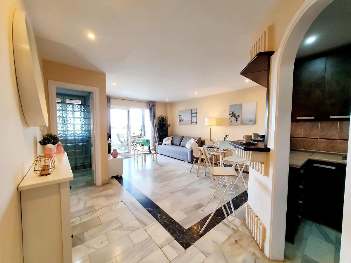 Cozy Apartment On The Beach Sitio de Calahonda