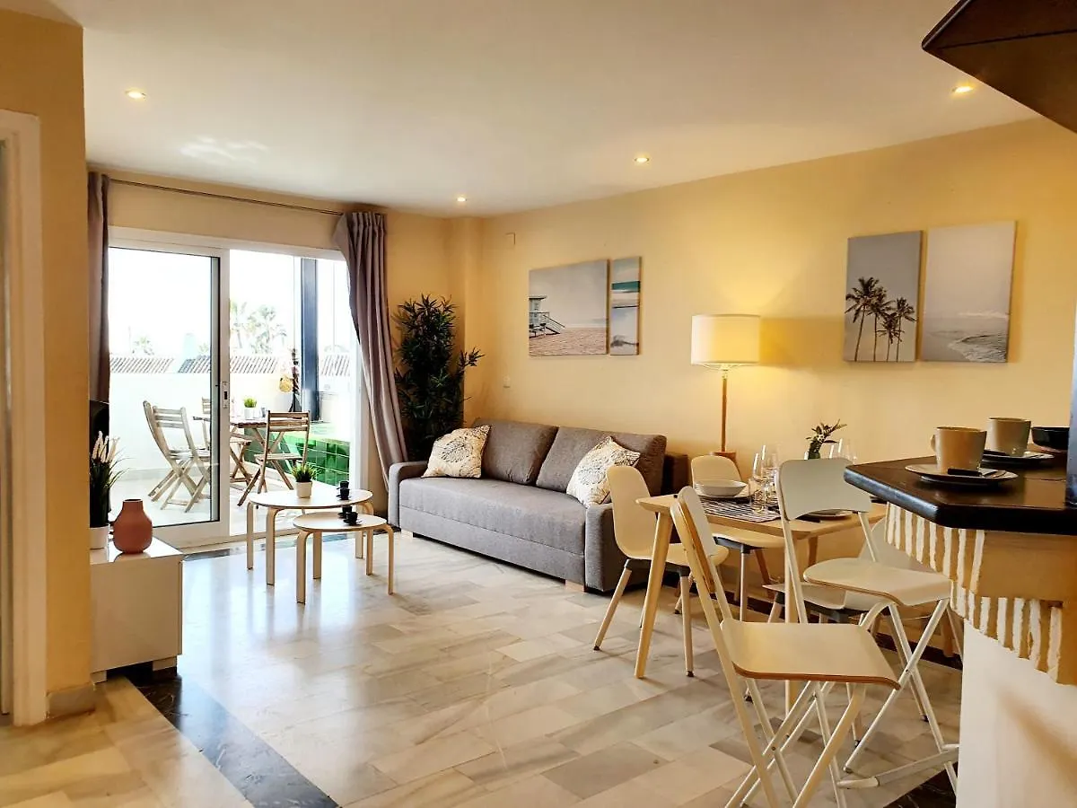 Cozy Apartment On The Beach Sitio de Calahonda