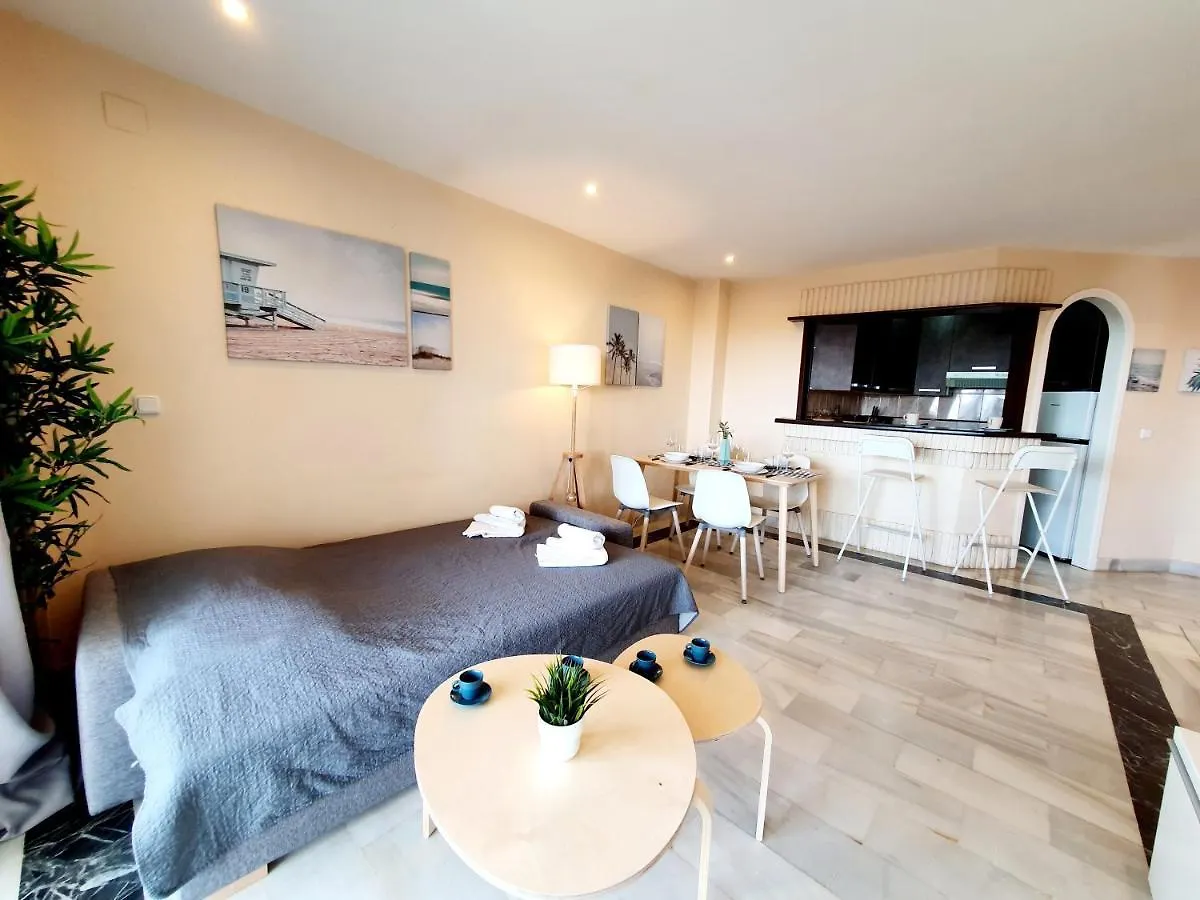 Cozy Apartment On The Beach Sitio de Calahonda