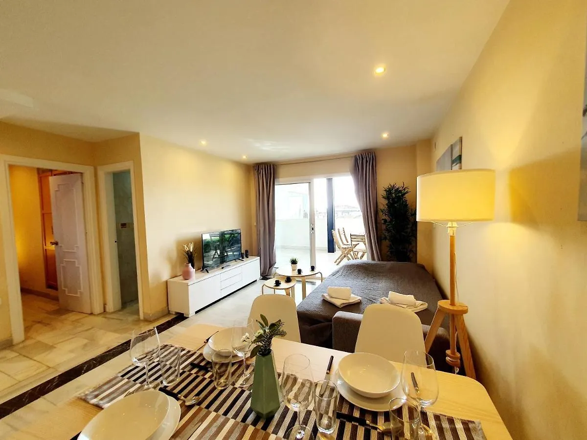 Cozy Apartment On The Beach Sitio de Calahonda Spain