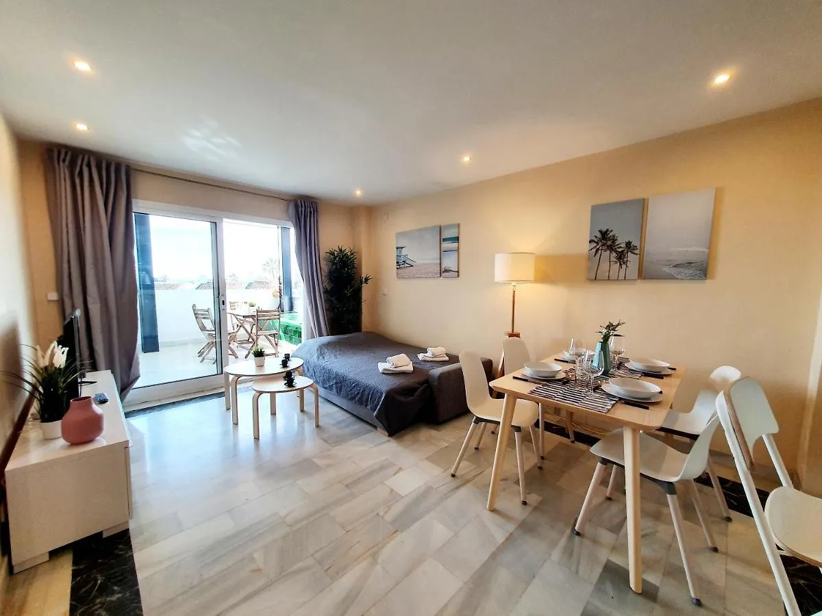 Cozy Apartment On The Beach Sitio de Calahonda