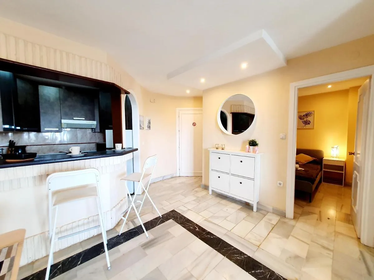 Cozy Apartment On The Beach Sitio de Calahonda
