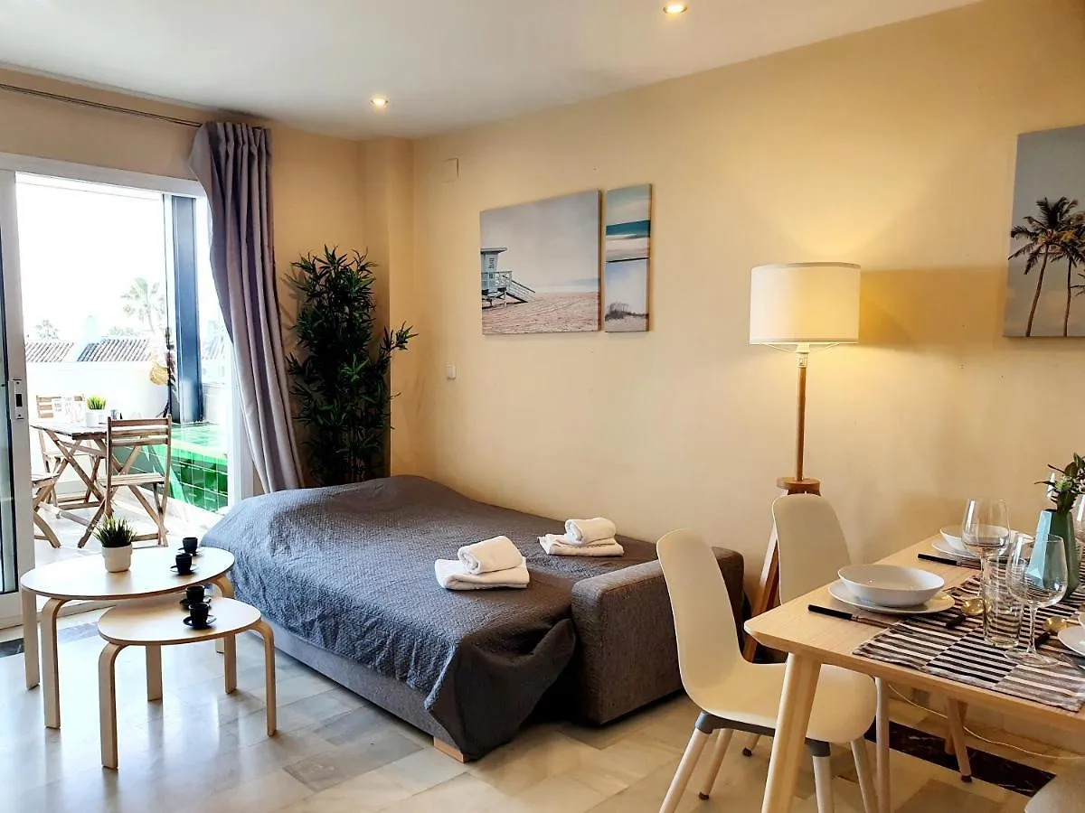 Cozy Apartment On The Beach Sitio de Calahonda
